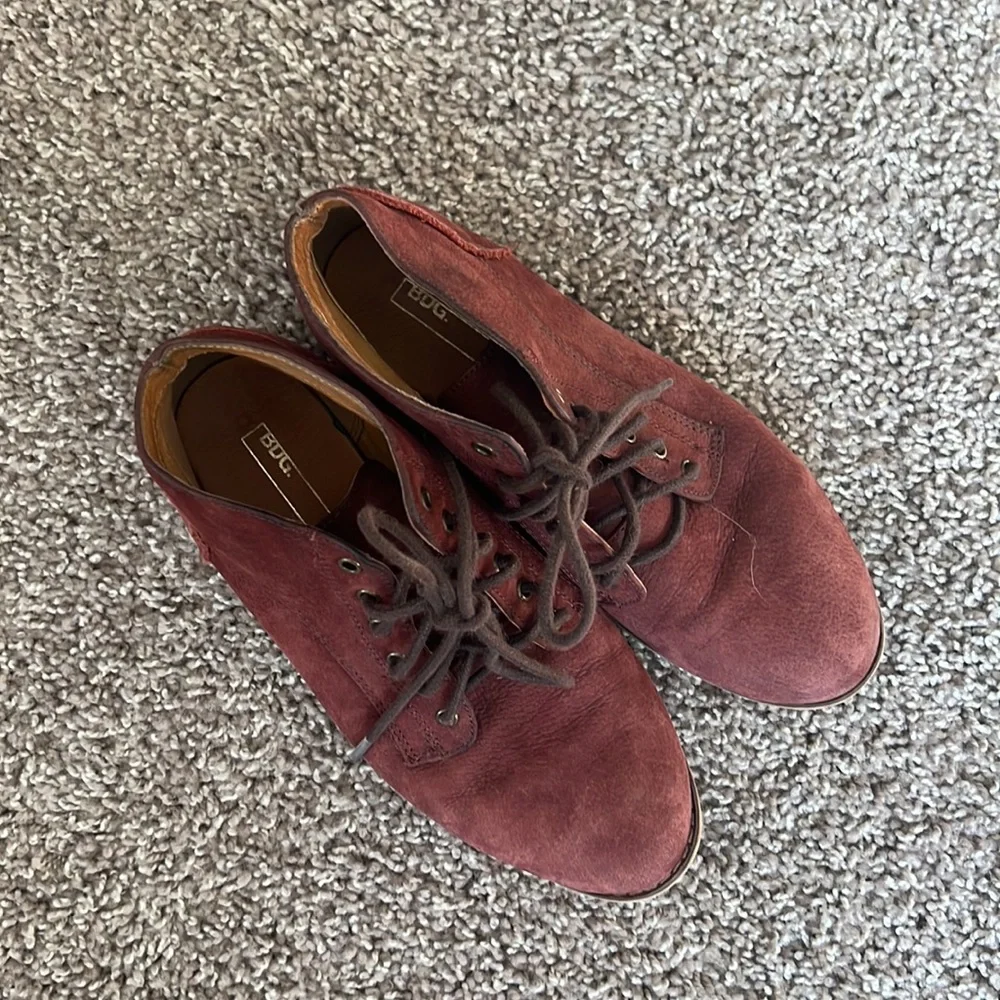 BDG Brogue Maroon Shoes - Picture 2 of 4